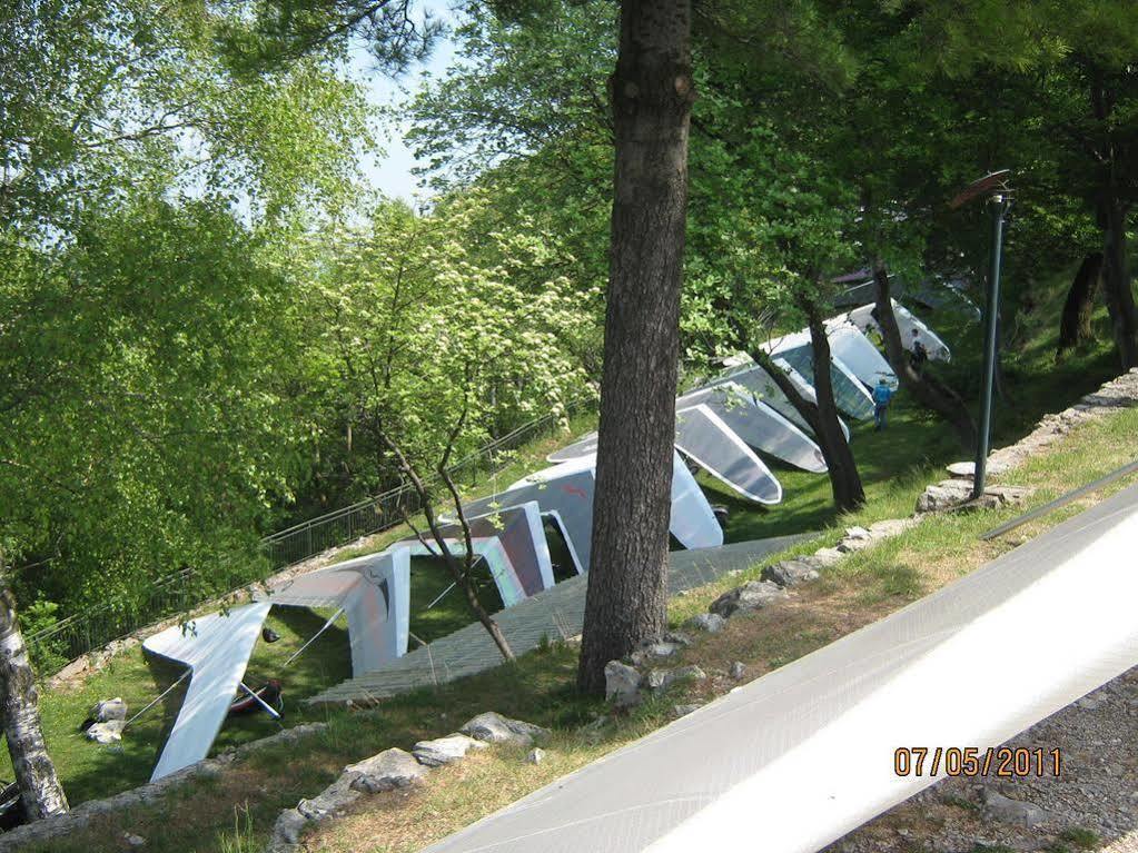 Hotel Funivia Laveno-Mombello Kültér fotó